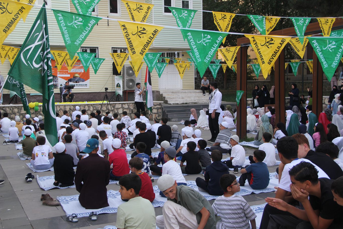 Bingöl'de “Hayat Namazla Güzeldir” etkinliği düzenlendi