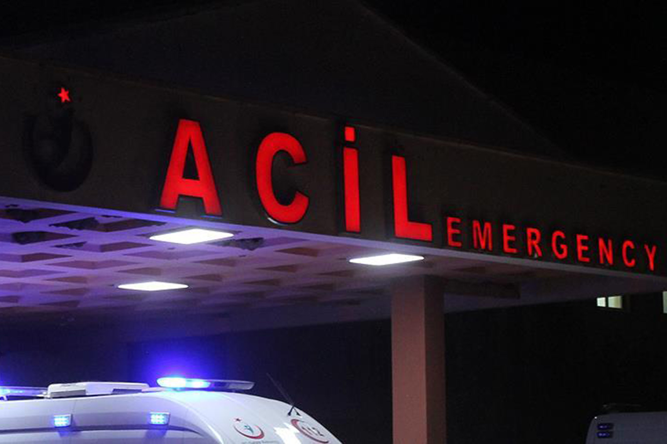 Kars'ta iki otomobilin karıştığı kazada 4 kişi yaralandı