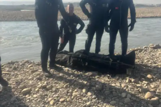 Batman Çayı'nda kaybolan çocuk ekiplerin çalışmasıyla bulundu