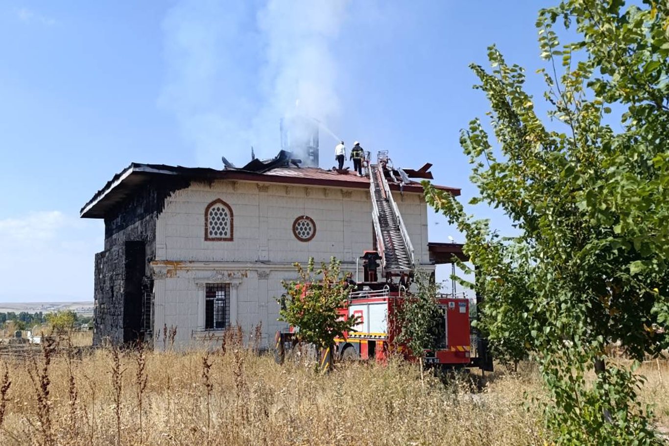 Ağrı'da cami yangını
