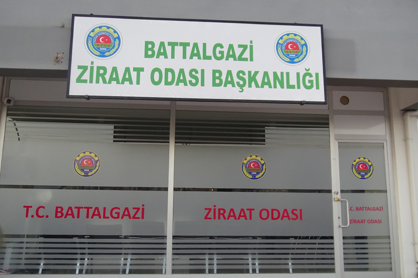 Gençler köyleri terk etti, hayvancılık can çekişiyor