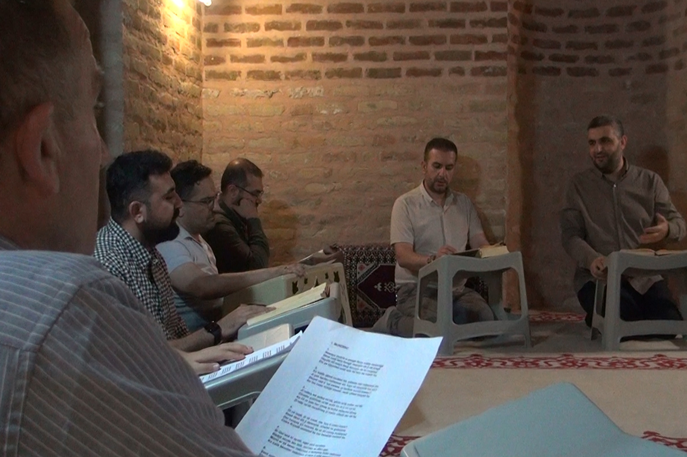 KIRMIZI MEDRESESİNDE MELAYÊ CİZÎRÎ'NİN DİVANI ŞERH EDİLİYOR