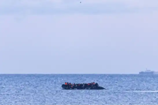 Manş Denizi'ni geçerken 3 göçmen hayatını kaybetti