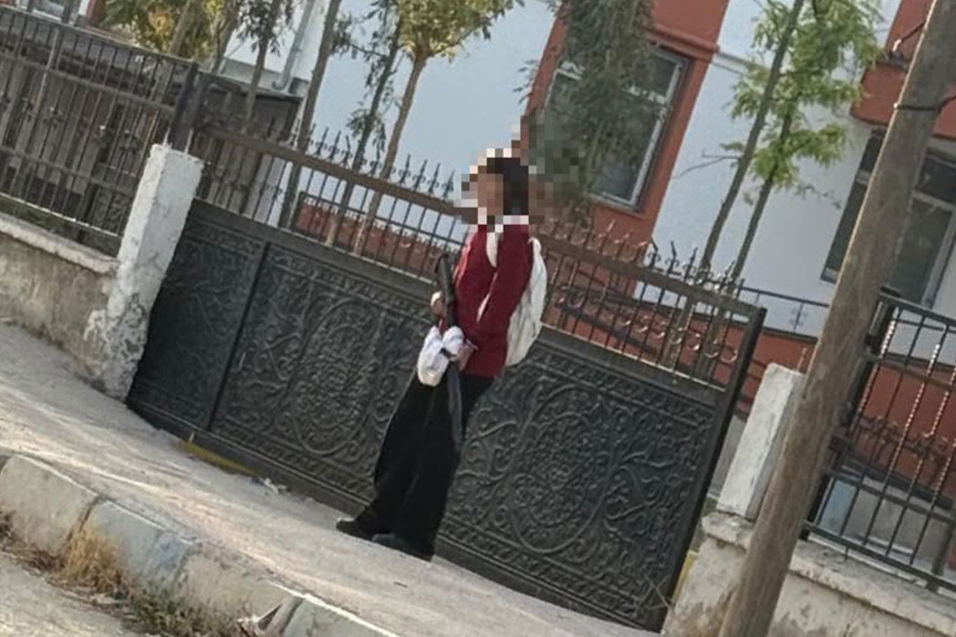 Van'da okula silahla gelen öğrenci