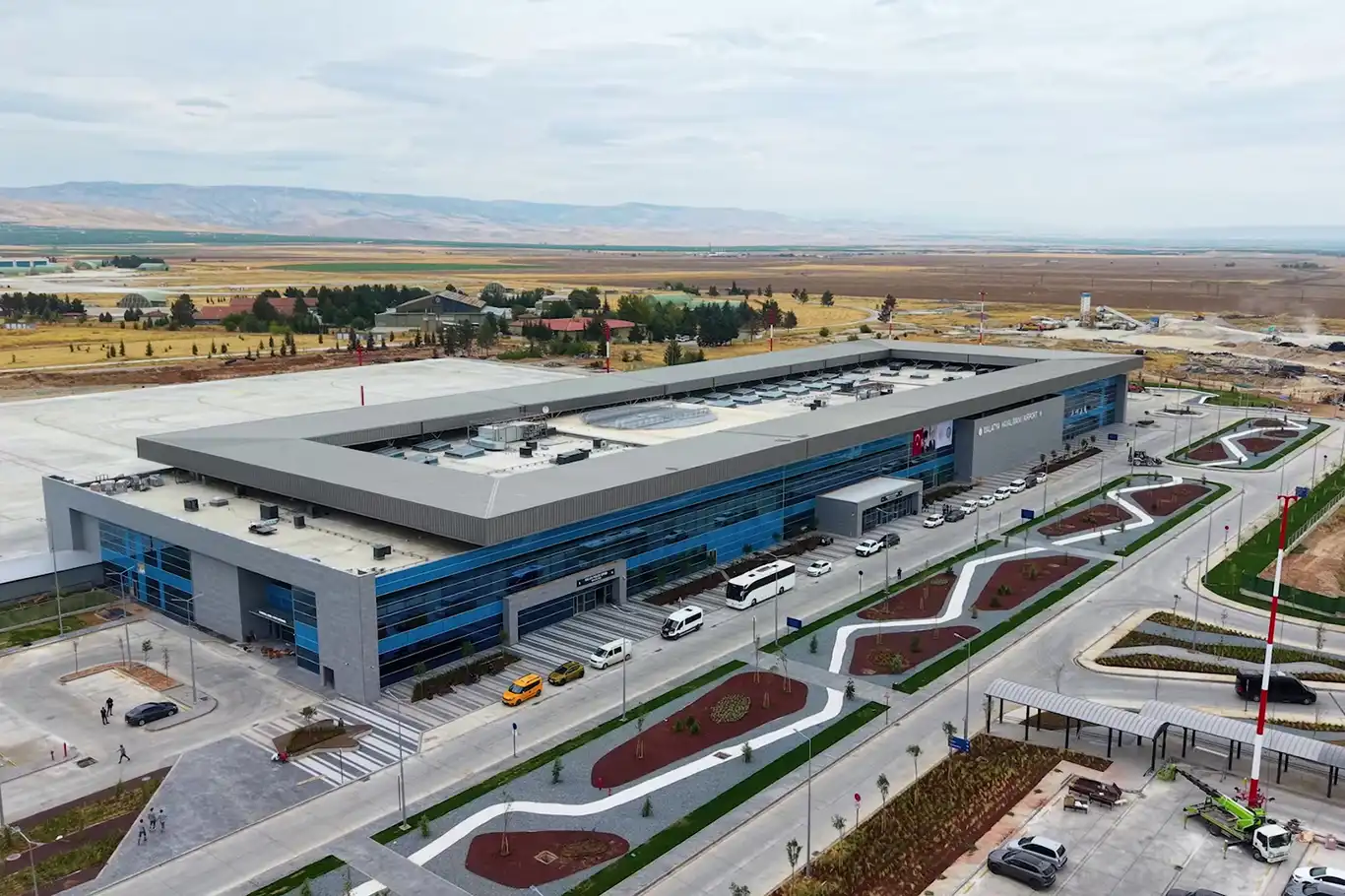 Bakan Uraloğlu: Malatya Havalimanı yolcu kapasitesini 2 milyon 500 bine yükselttik