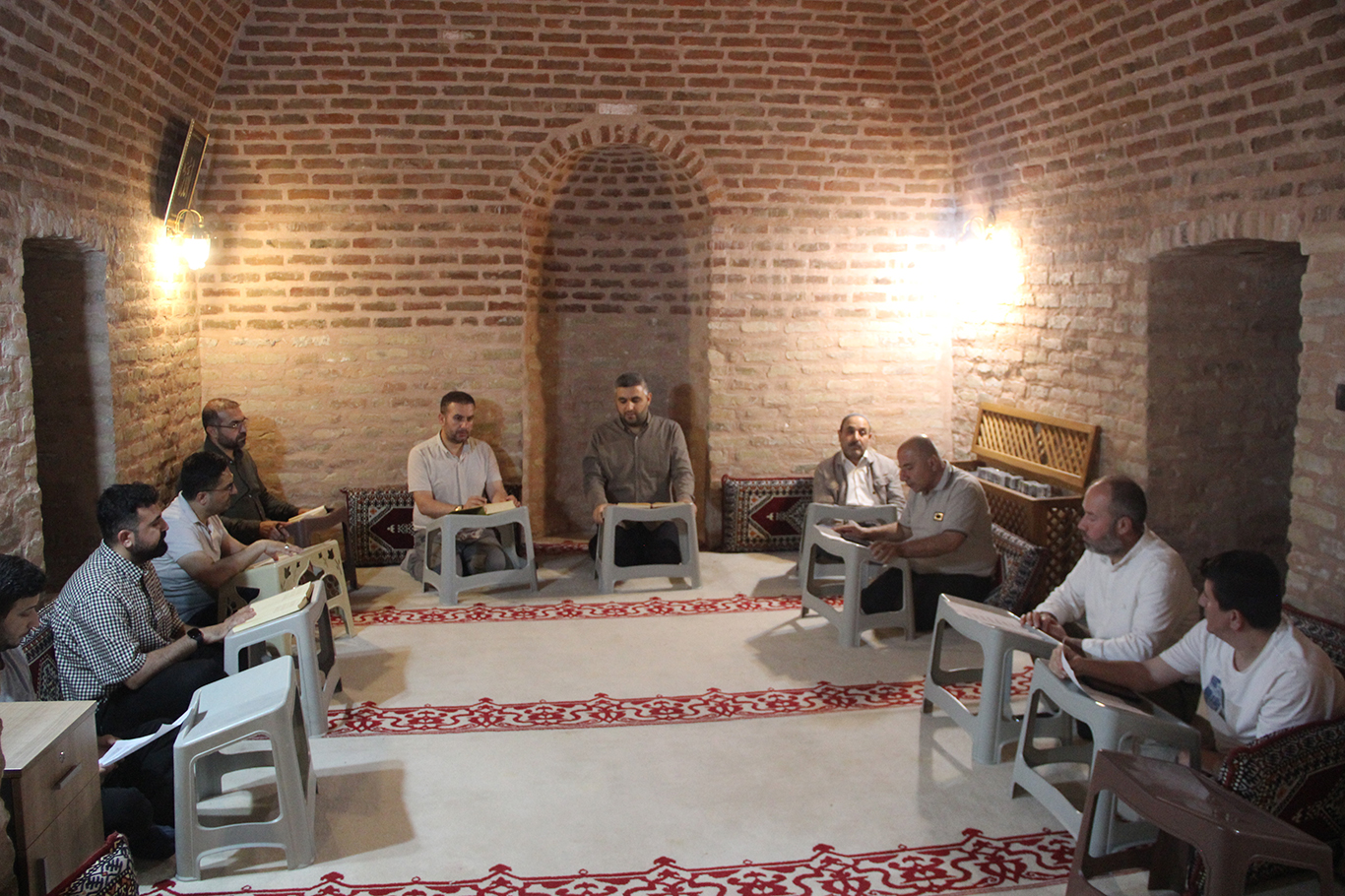 Dîwana Melayê Cizîrî li Medrese ya Sor tê şerhkirin