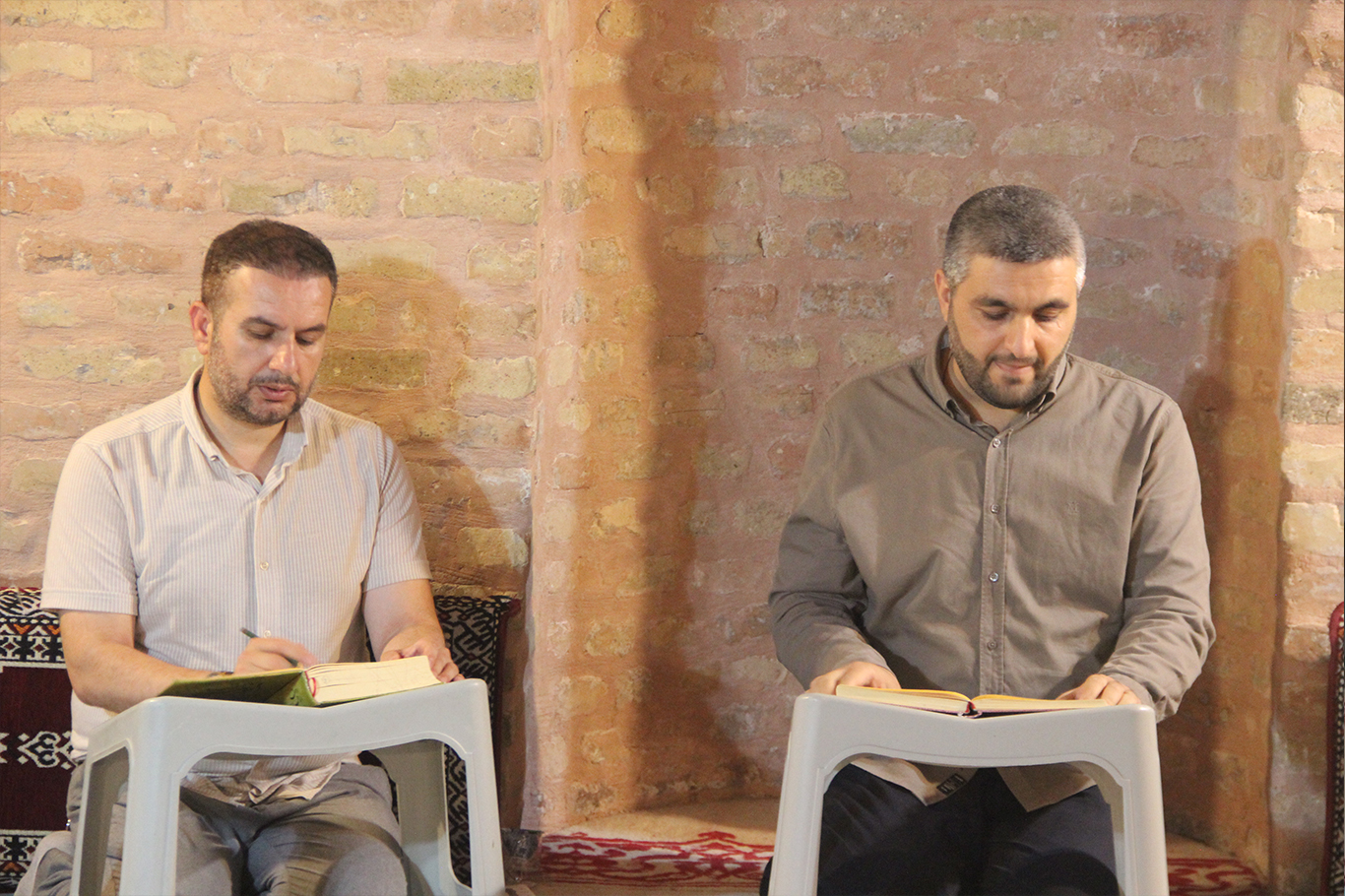 Dîwana Melayê Cizîrî li Medrese ya Sor tê şerhkirin