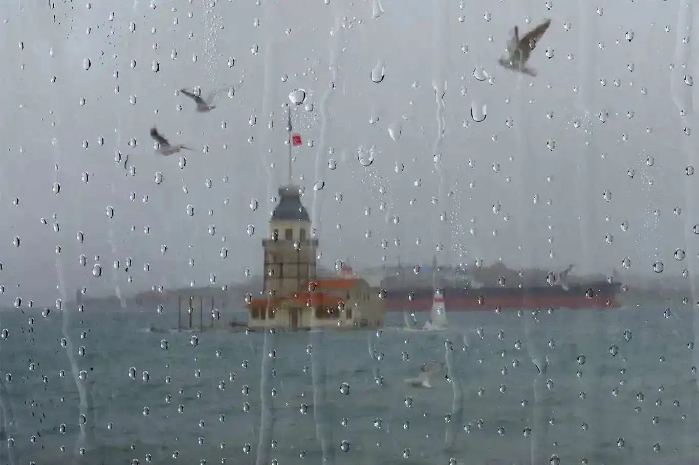 İstanbul için kuvvetli yağış ve fırtına uyarısı