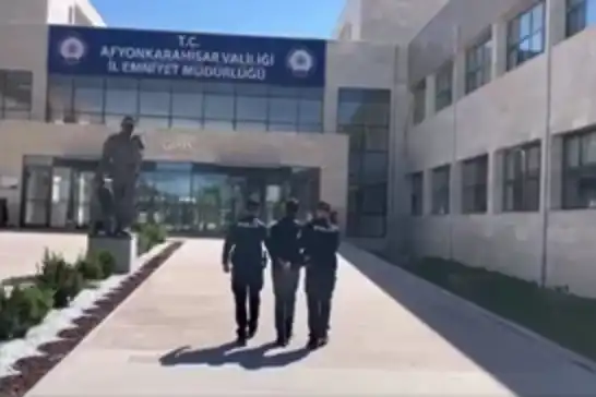 Afyonkarahisar’da 12 yıl 6 ay hapis cezasıyla aranan şahıs yakalandı