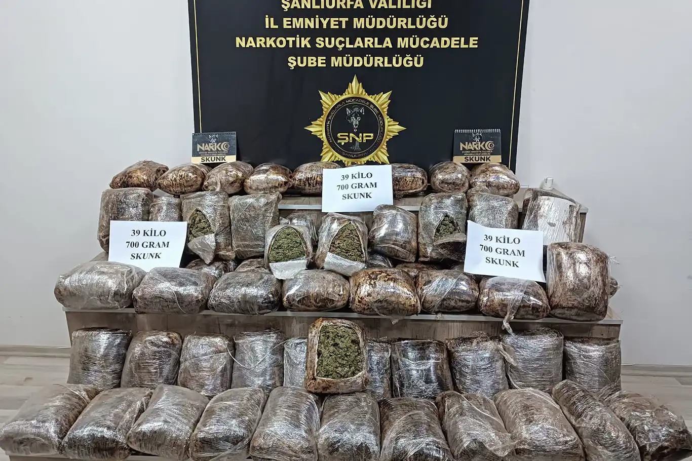 Şanlıurfa'da yolcu otobüsünde 39 kilo gram uyuşturucu ele geçirildi
