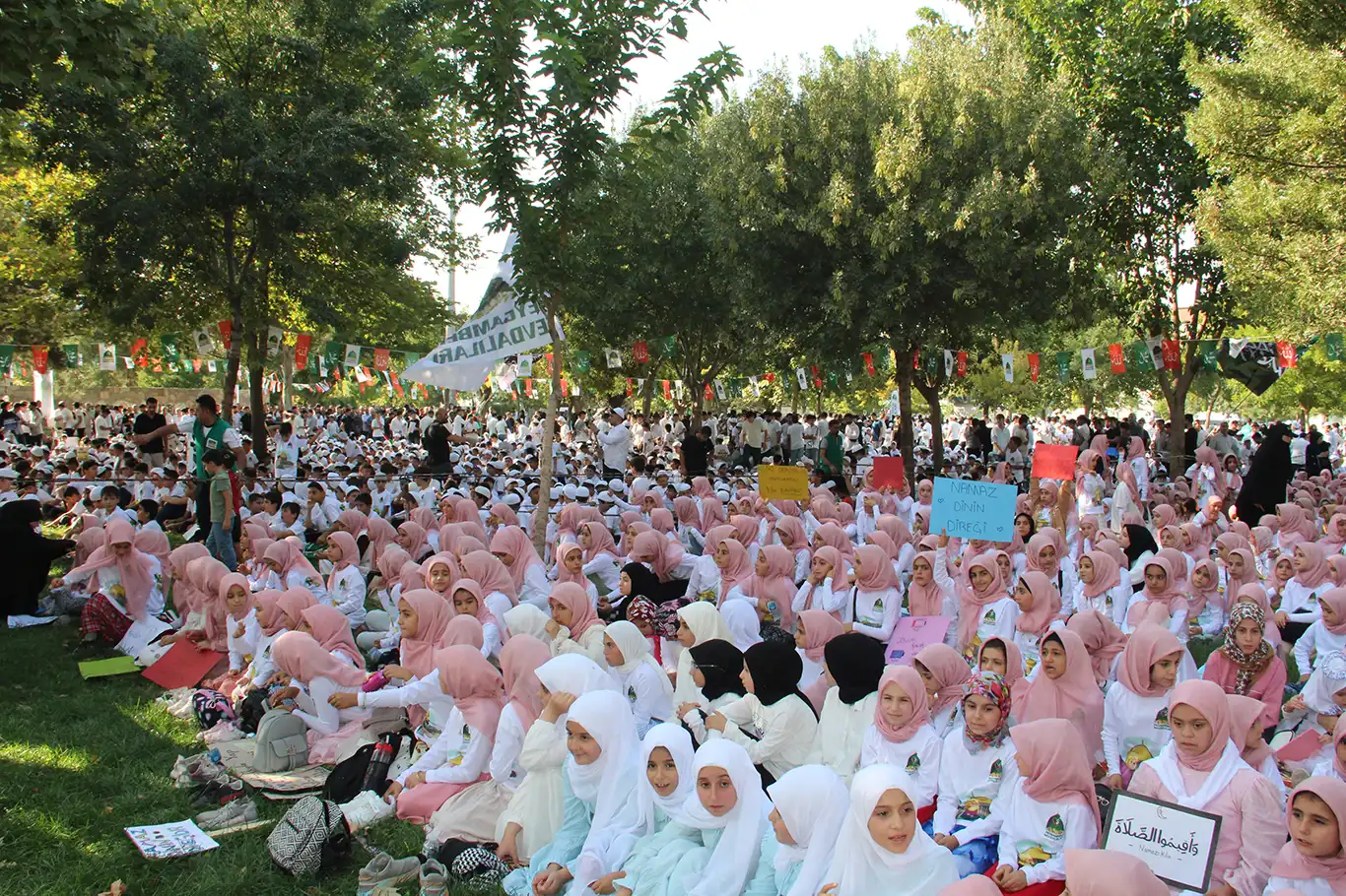 Peygamber Sevdalıları: Hedefimiz, namaz kılan bir nesil yetiştirmek