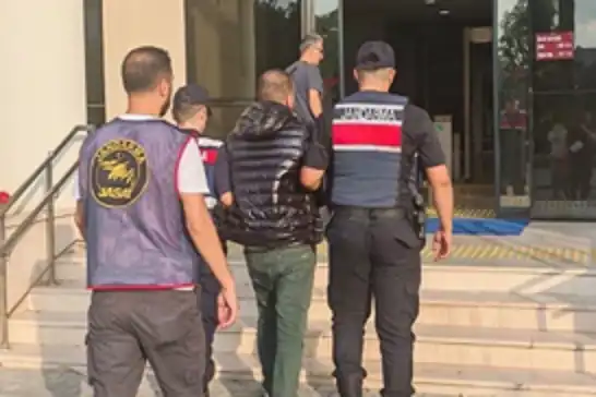 İzmir'de 60 ayrı suçtan aranan şahıs yakalandı