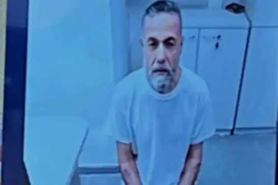 Doktorekî ji Xezzeyê ku esîr hatiye girtin, îşkenceya li girtîgehên sîyonîstan eşkere kir