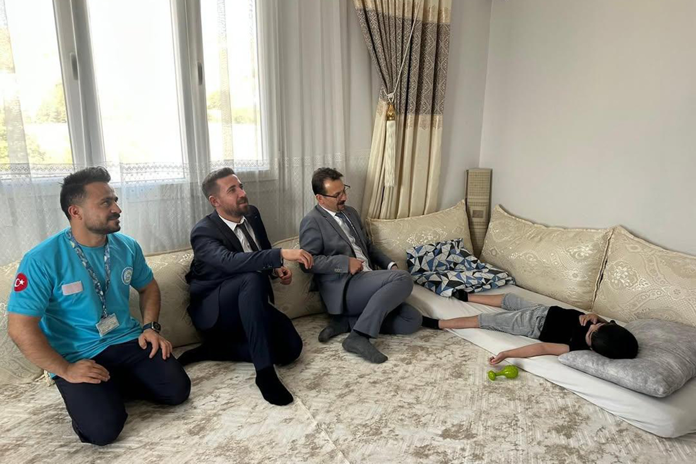 CİZRE’DE EVDE SAĞLIK HİZMETİ GÖREN HASTALAR ZİYARET EDİLDİ