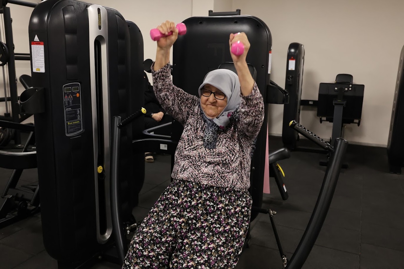 Parkinson hastası 82 yaşındaki kadın sporla şifa buldu