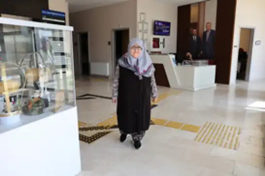 Parkinson hastası 82 yaşındaki kadın sporla şifa buldu