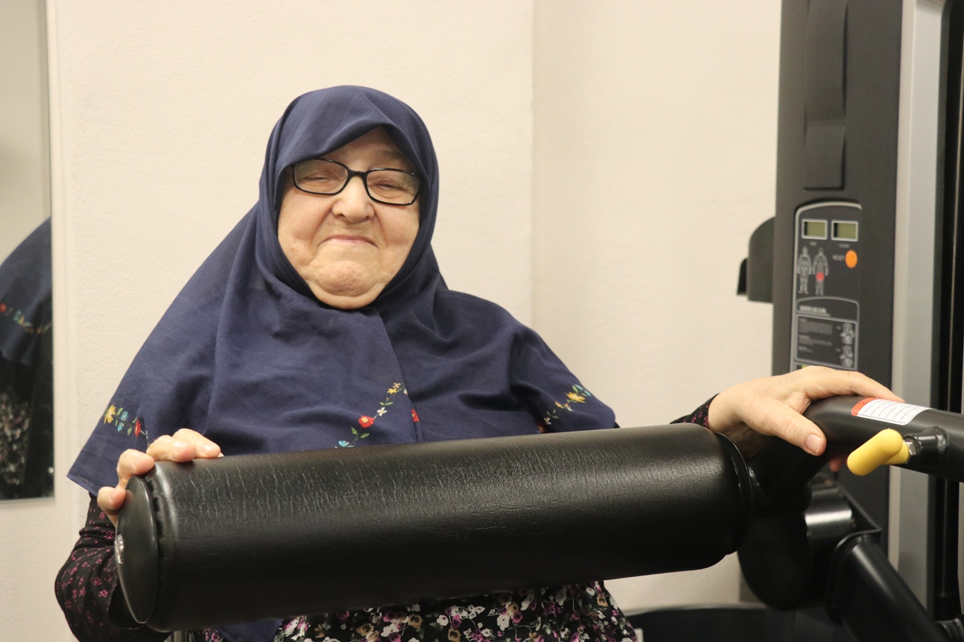 Parkinson hastası 82 yaşındaki kadın sporla şifa buldu