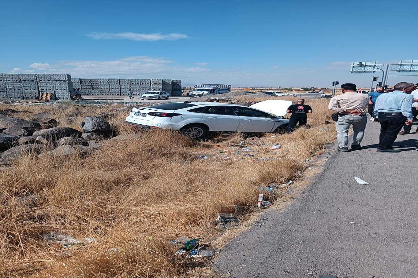 Diyarbakır’da tır ile otomobil çarpıştı: 6 yaralı