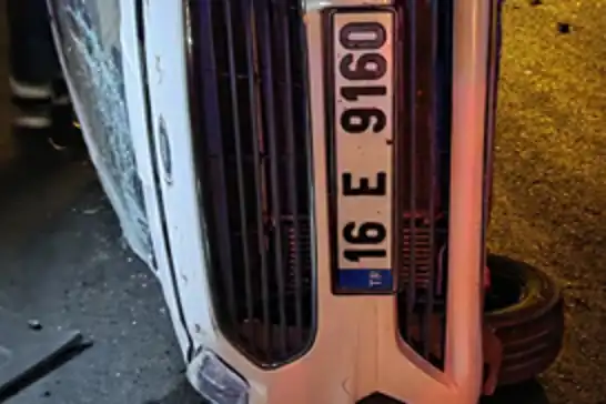 Batman'da hafif ticari araç ile otomobil çarpıştı: Bir yaralı