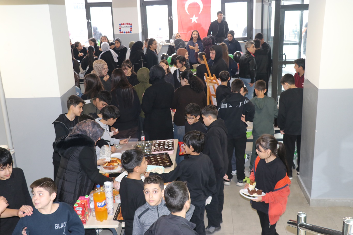Ankara'da Gazze için öğretmen, öğrenci ve veliler seferber oldu