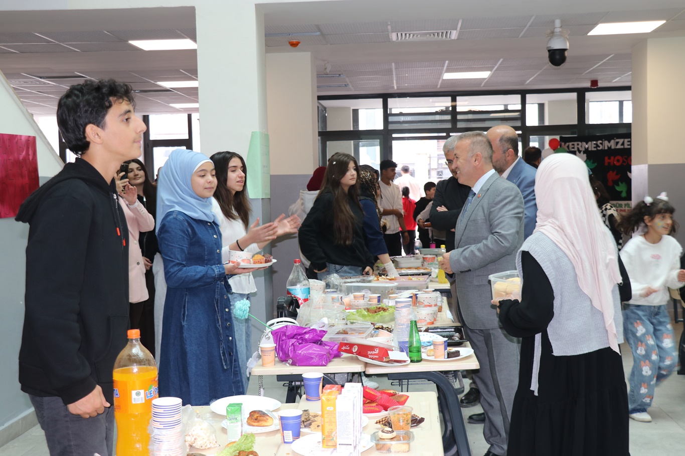 Ankara'da Gazze için öğretmen, öğrenci ve veliler seferber oldu
