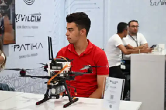 Yeşilyurt Belediyesi'nden gençlere TEKNOFEST gezisi