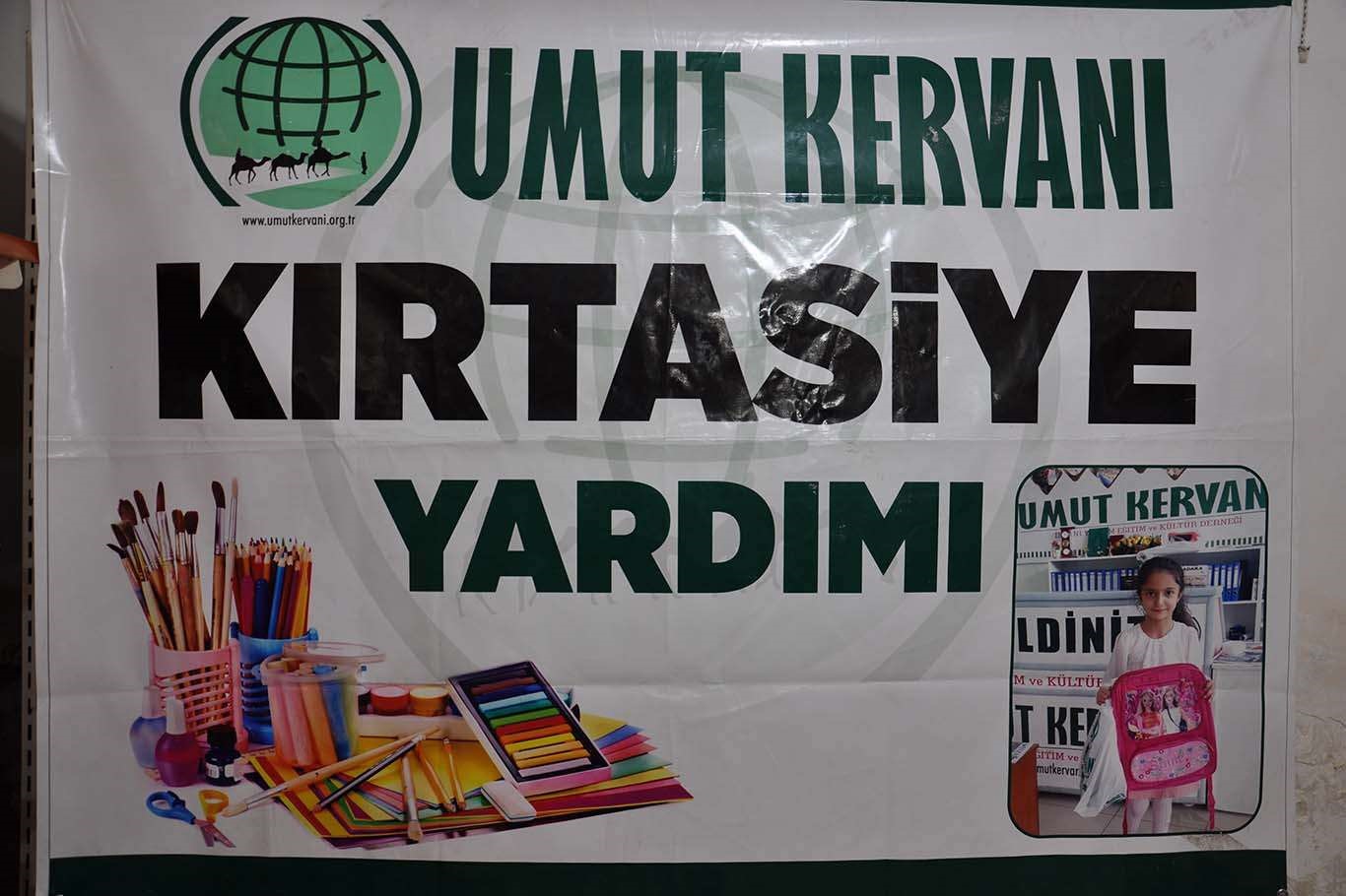 Umut Kervanı Batman'dan ihtiyaç sahibi öğrencilere kırtasiye desteği çağrısı