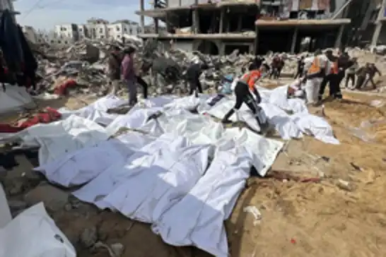 غزة..انتشال جثامين 55 شهيدًا من تحت الأنقاض