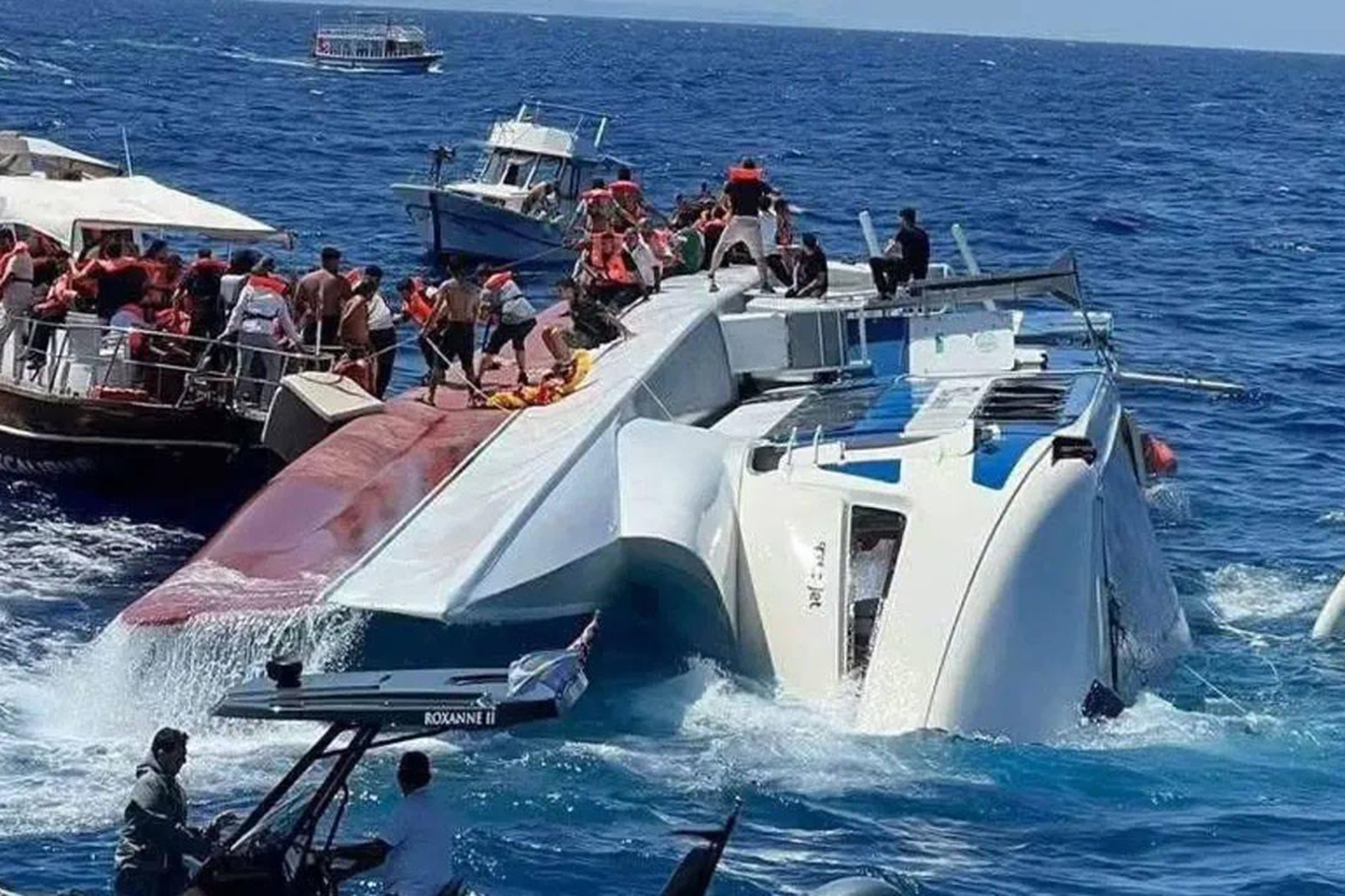 ارتفاع حصيلة ضحايا كارثة السفينة قبالة كيرينيا إلى 10 قتلى