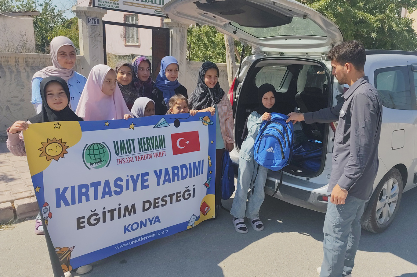 Konya Umut Kervanı’ndan yetim ve muhtaç ailelerin çocuklarına eğitim desteği
