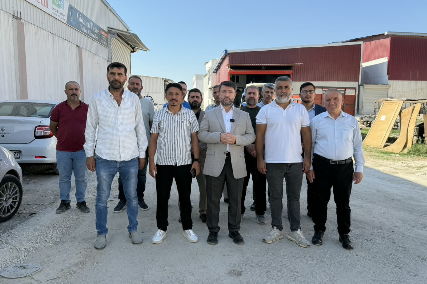 Adana'nın merkez Seyhan ilçesindeki Akkapı Sanayi Sitesi'nde faaliyet gösteren yaklaşık 300 iş yeri, imar sorunu nedeniyle uygulanan cezalar ve faaliyetlerine ilişkin yaşanan belirsizlikler nedeniyle zor günler geçiriyor.