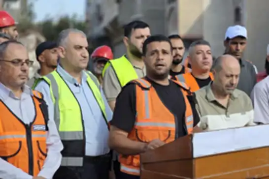 Gazze'de enkaz altındaki şehitlerin naaşlarını çıkarma çalışmaları sürüyor