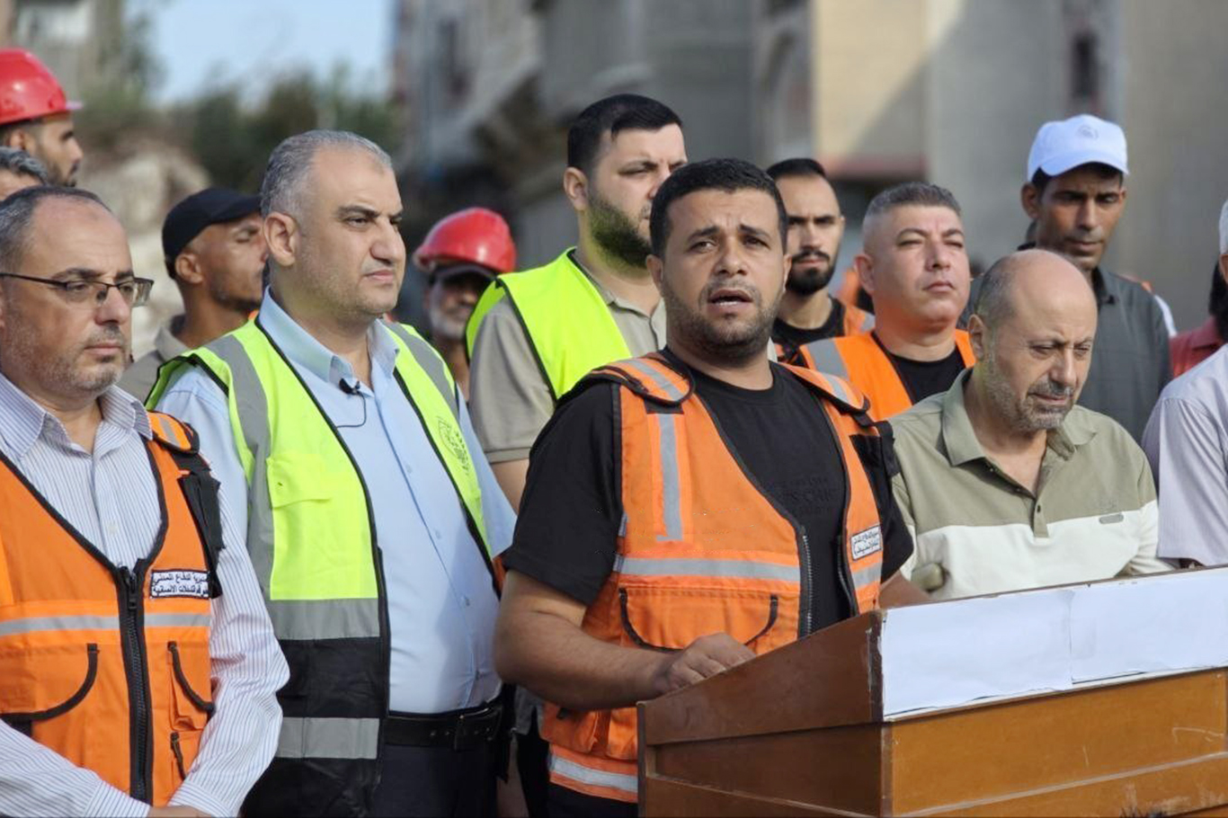 انتشال جثامين 55 شهيدًا بحي الزيتون.. وبدء أعمال انتشال آخرين بالنصيرات