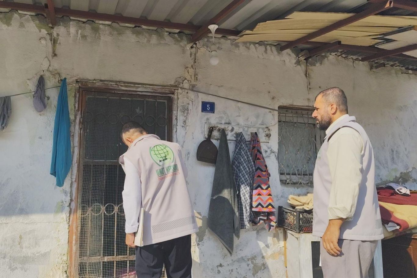 Umut Kervanından Tarsus'ta ihtiyaç sahiplerine nakdi yardım