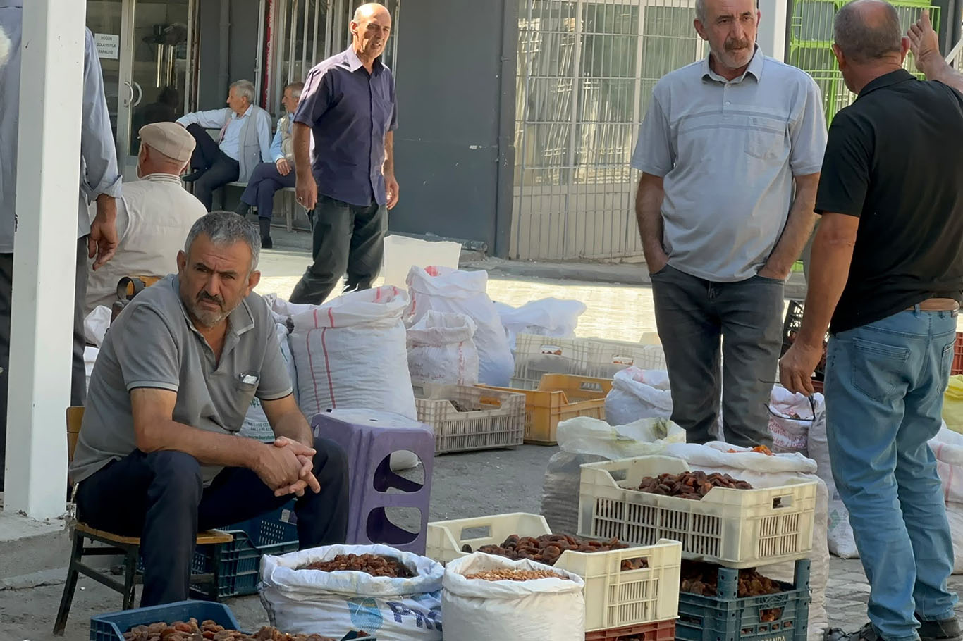 Şire Pazarı esnafından tahliye kararına tepki: Seçenek sunmadan iş yerinizden çıkın diyemezsiniz