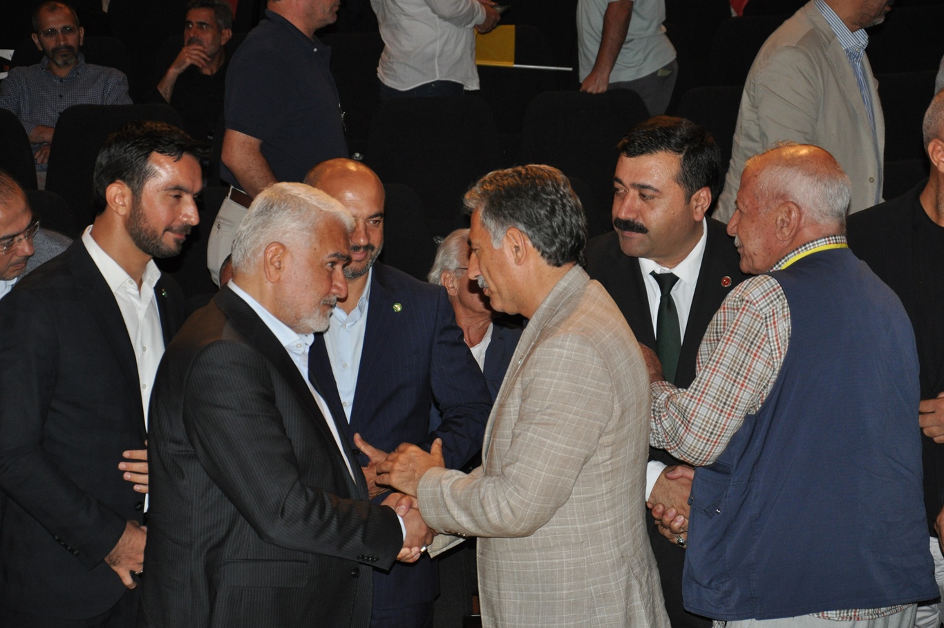 HÜDA PAR Genel Başkanı Yapıcıoğlu: Kamu alımlarında uyuşturucu testi şartı getirilsin