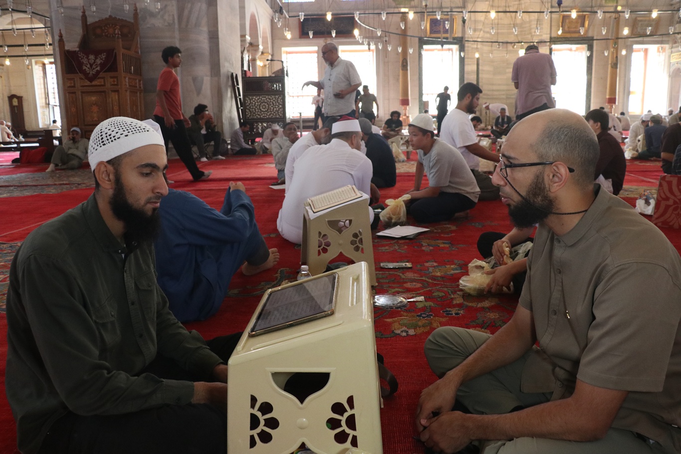 "Kur'an-ı Kerim'i Tek Oturumda Ezbere Okuma Yarışması" Fatih Camii'nde gerçekleşti