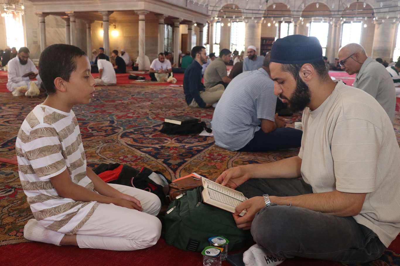 "Kur'an-ı Kerim'i Tek Oturumda Ezbere Okuma Yarışması" Fatih Camii'nde gerçekleşti