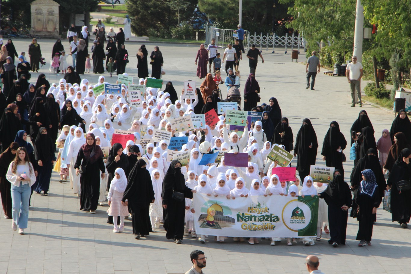 Li Mêrdînê fînala bernameya "Jiyan bi Nimêjê Xweş e" hate lidarxistin