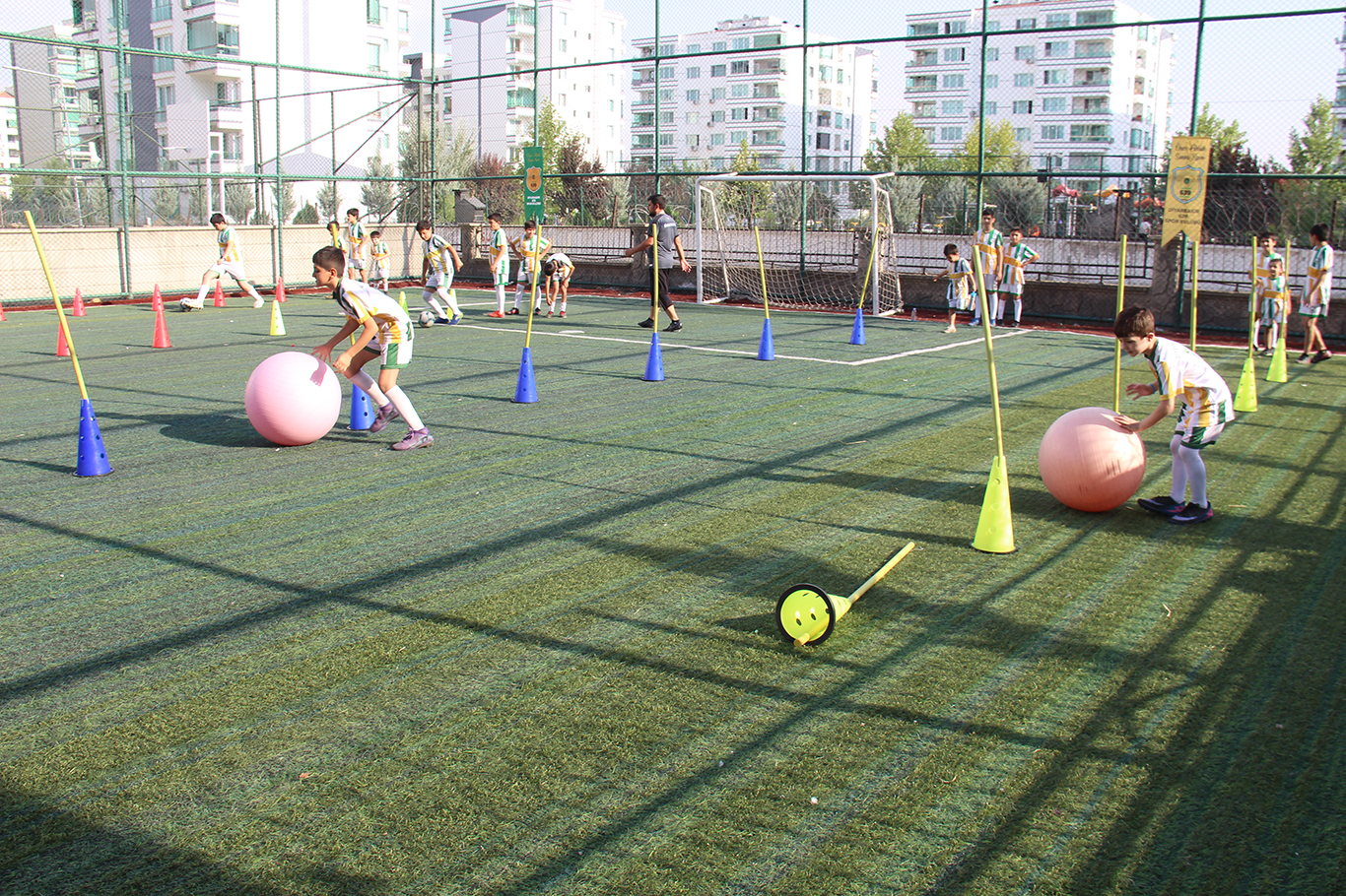 Diyarbakır 639 Spor Kulübü yaz okulunda 250’den fazla sporcuya ulaştı