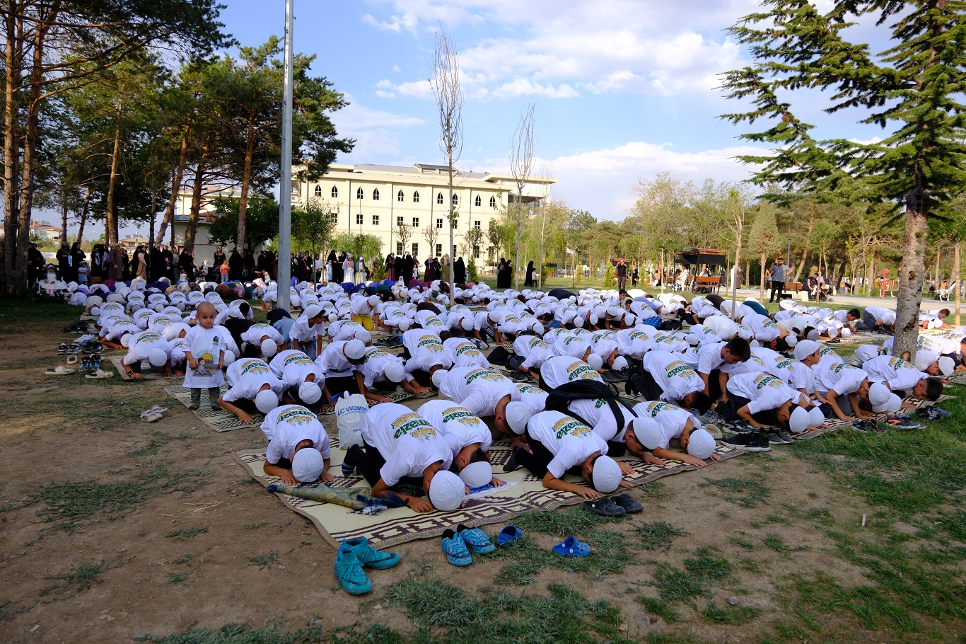 Van’da “Hayat Namazla Güzeldir” coşkusu!