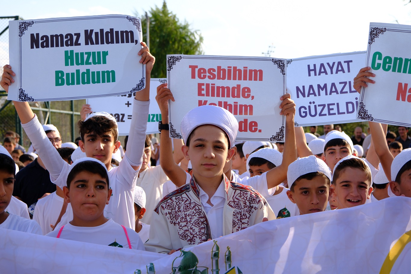 Van’da “Hayat Namazla Güzeldir” coşkusu!