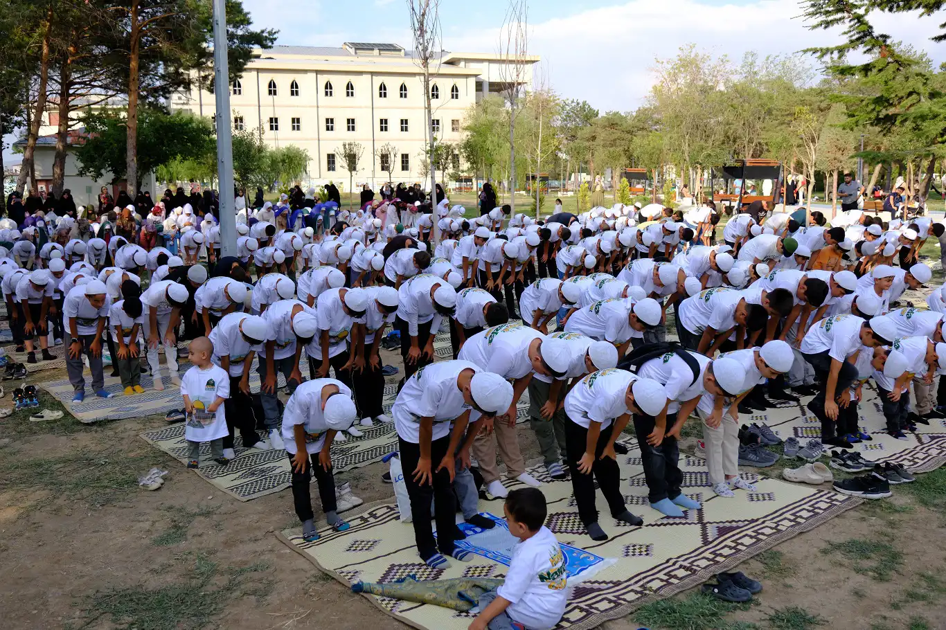 Van’da “Hayat Namazla Güzeldir” coşkusu!