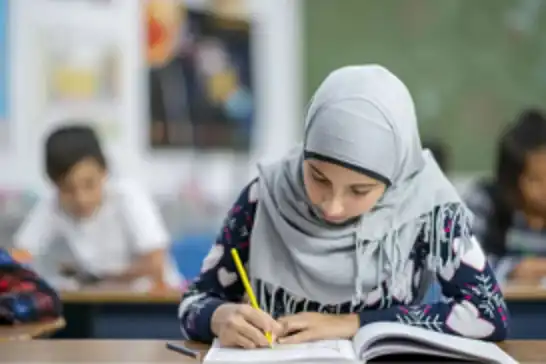 حكومة النمسا تحظر ارتداء الحجاب داخل المدارس