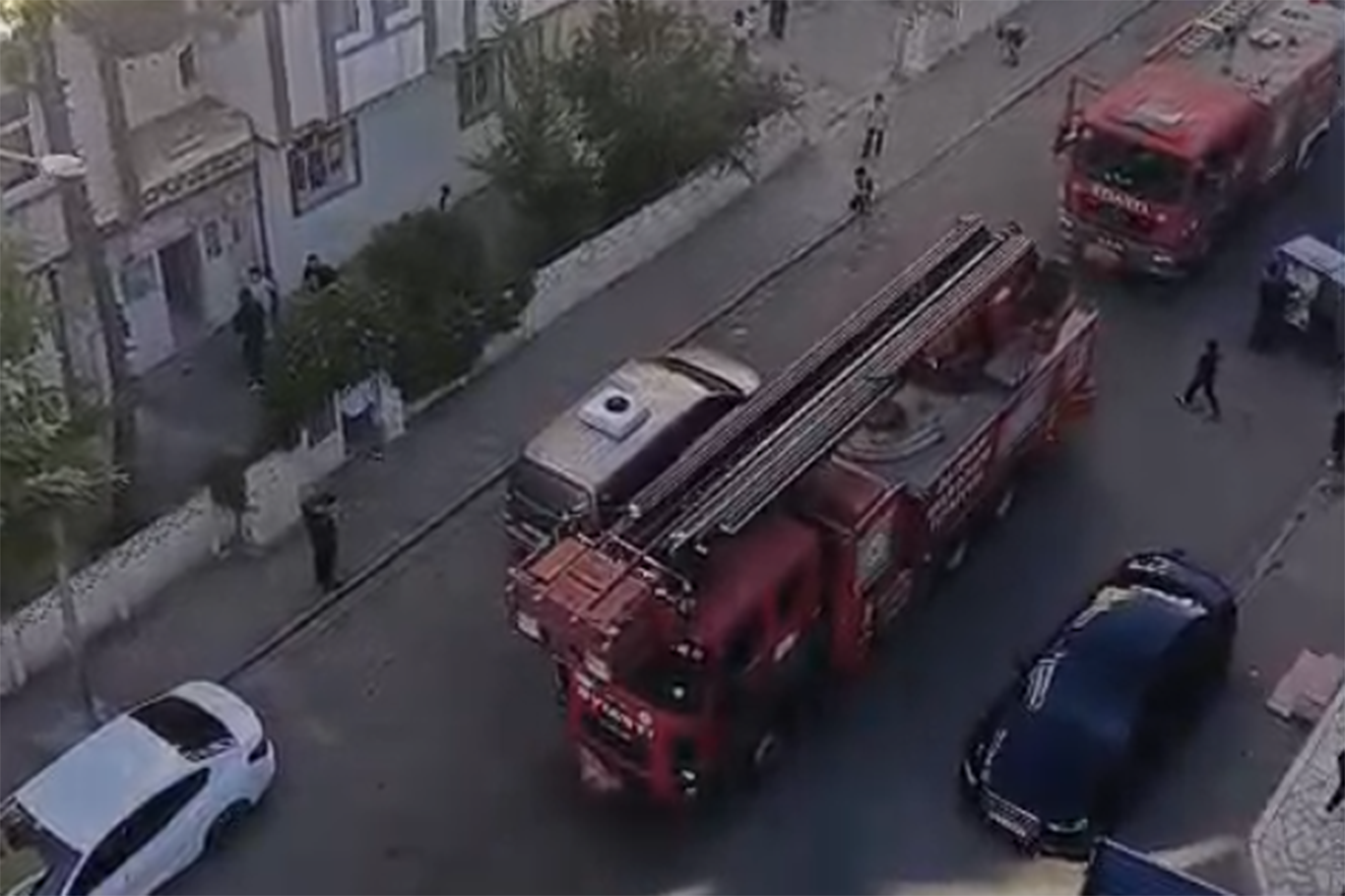 Asansörde yangın paniği: İçeride mahsur kalan kişi kurtarıldı
