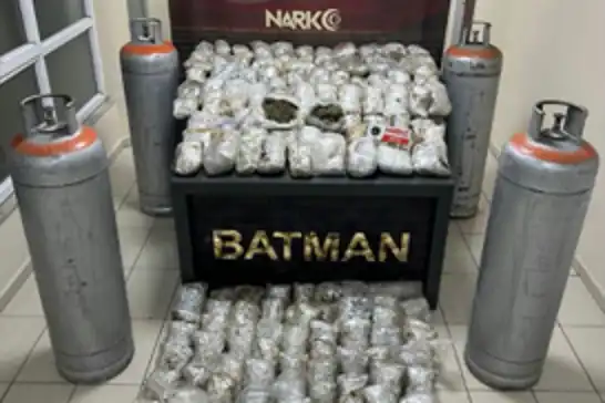 Batman'da sanayi tüplerine zulalanmış 87 kilo skunk ele geçirildi