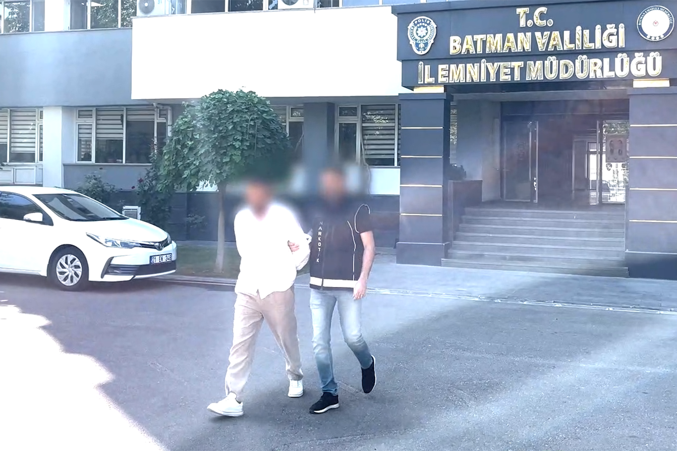 Batman'da sanayi tüplerine zulalanmış 87 kilo skunk ele geçirildi
