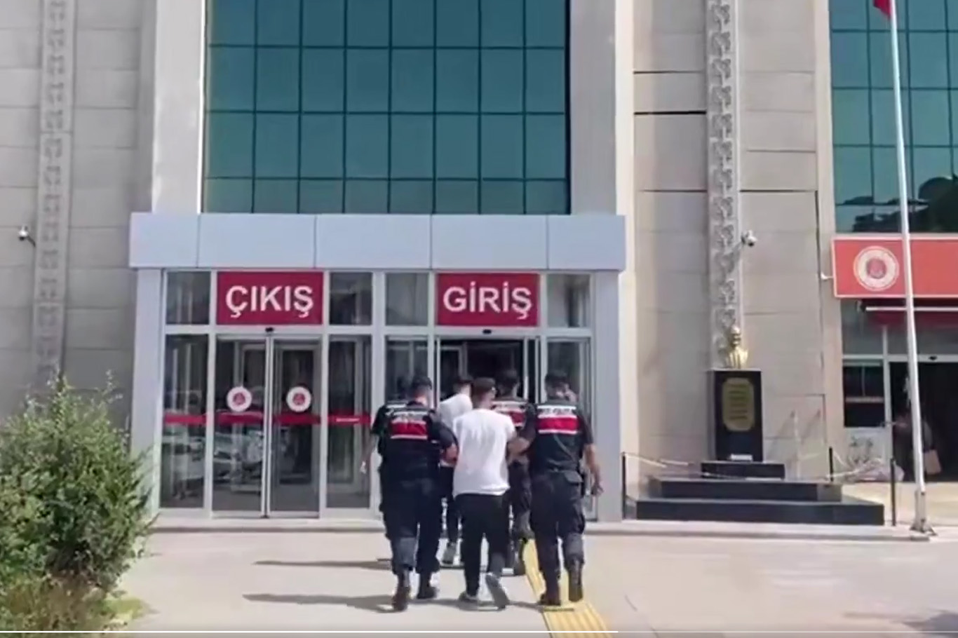 28 ilde uyuşturucu operasyonu: 80 şüpheli tutuklandı