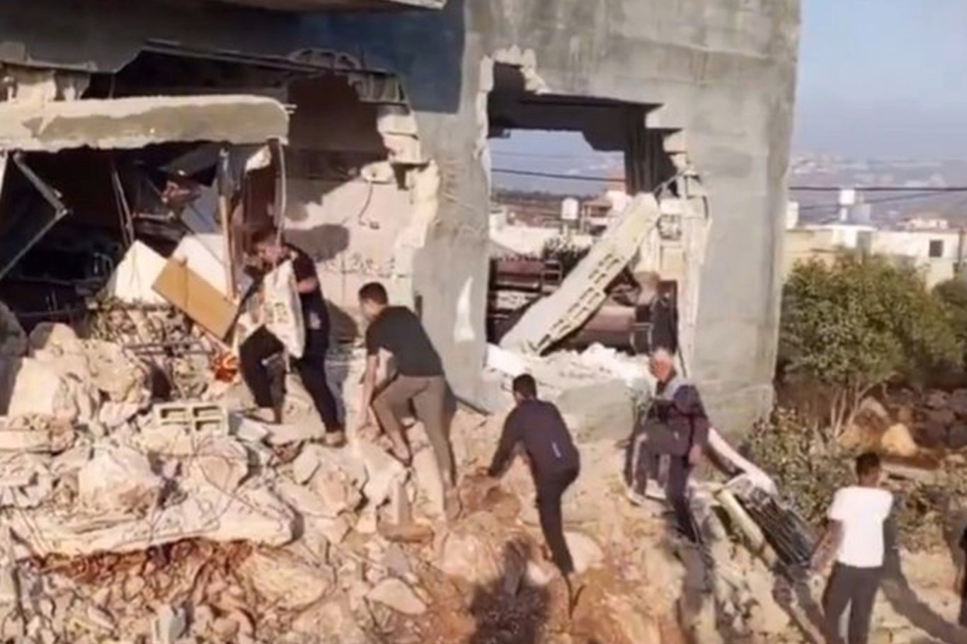 الاحتلال يحتجز جثمان شهيد فلسطيني في نابلس