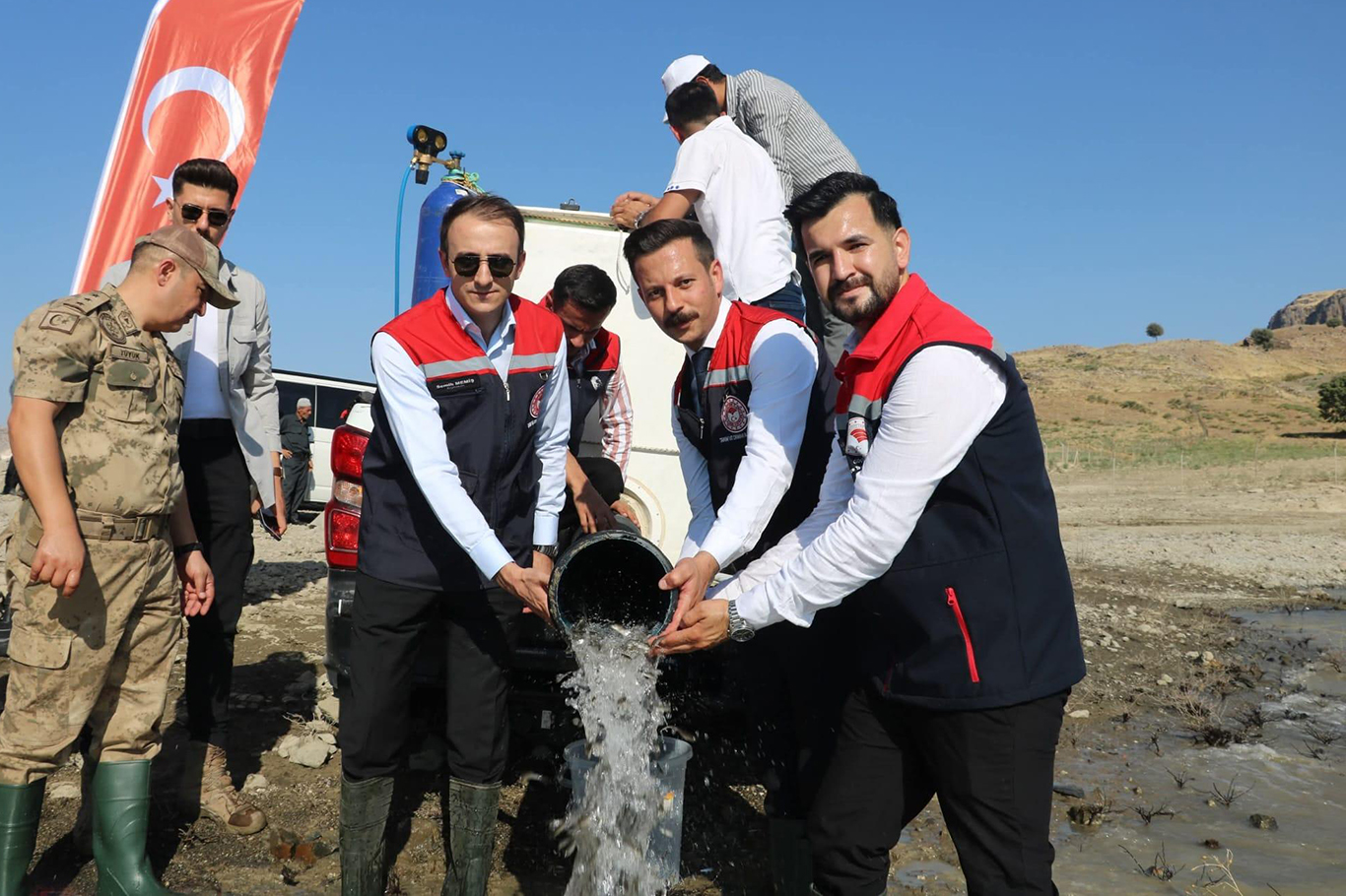 Şırnak'ta 900 bin yavru şabut Ilısu Baraj Gölü’ne  bırakıldı